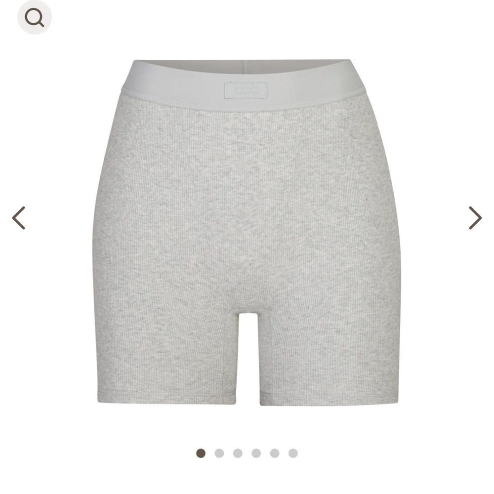 Skims shorts S new